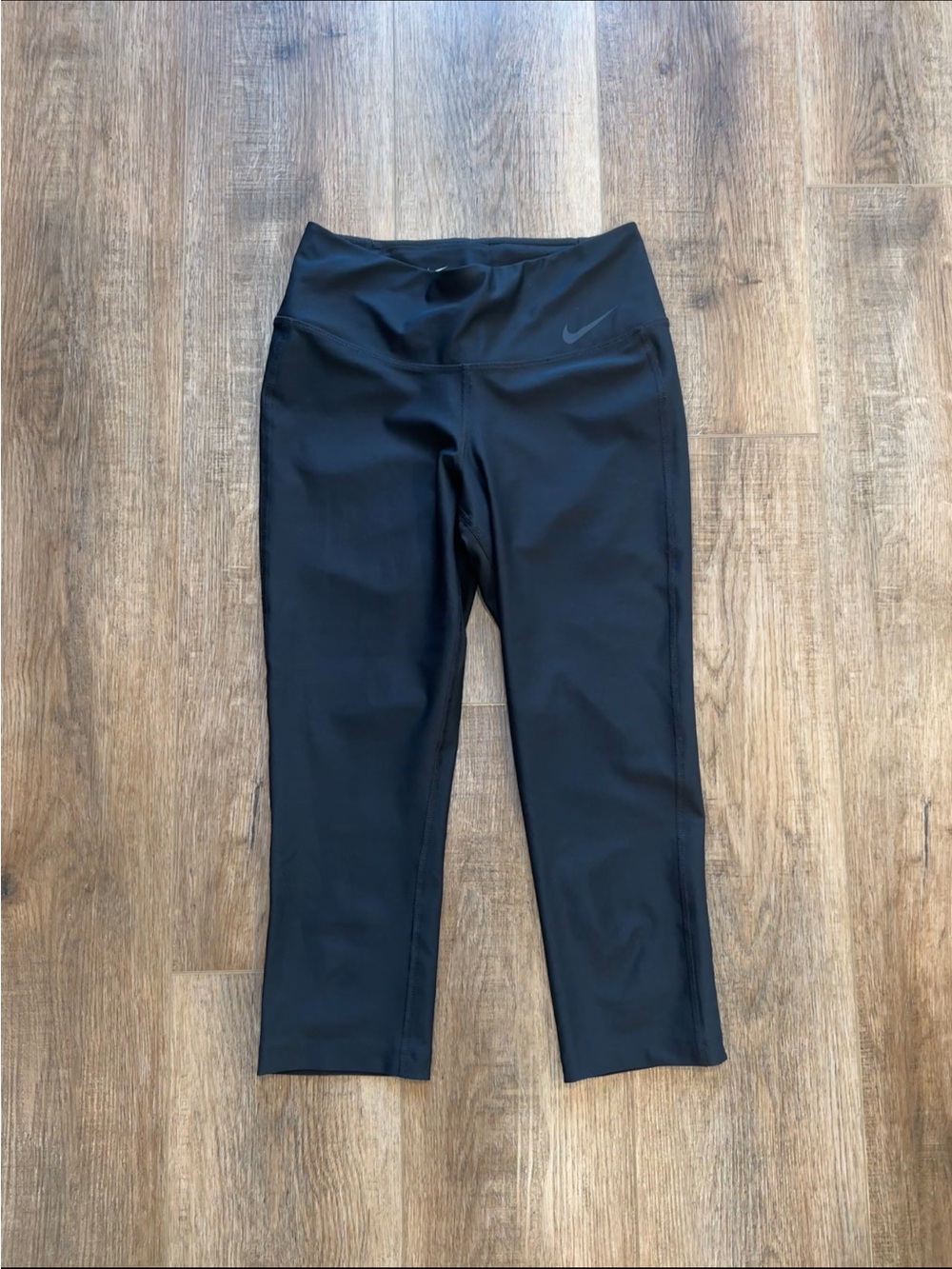 Nike Black Cropped Performance Leggings